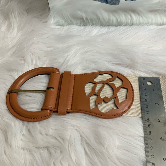 Laser Cut Floral Detail Statement Belt NWOT - Picture 5 of 8